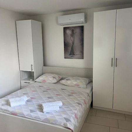 Heaven'S View Apartments Baska Voda Luaran gambar